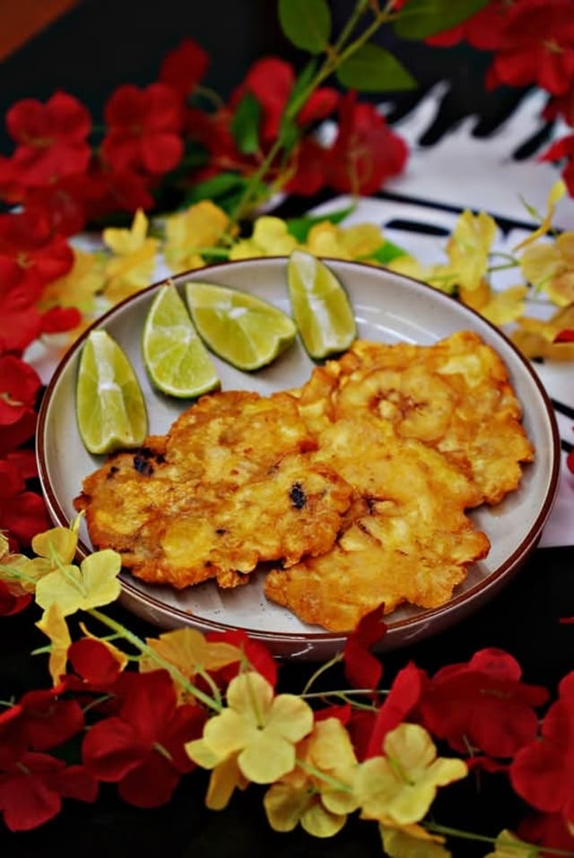 Side of Tostones.